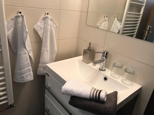Apartman Innova Злин Экстерьер фото