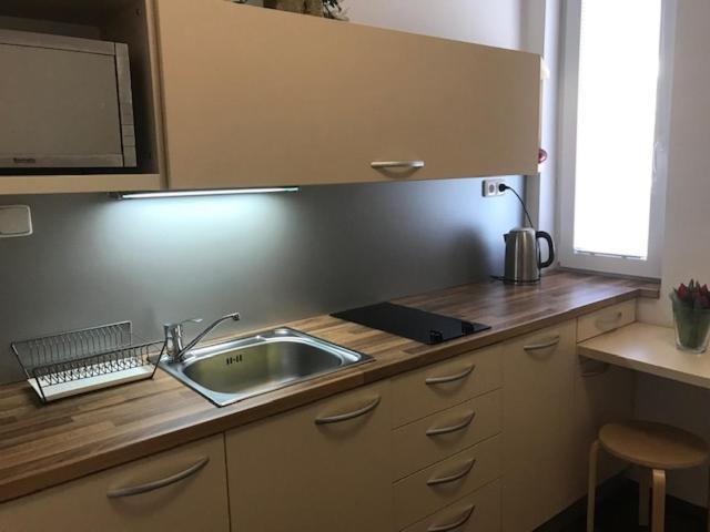 Apartman Innova Злин Экстерьер фото