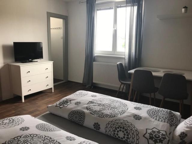 Apartman Innova Злин Экстерьер фото
