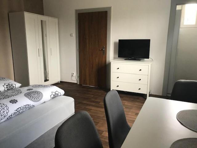Apartman Innova Злин Экстерьер фото